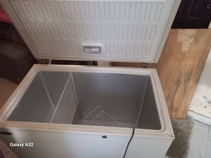 waves single door freezer 1