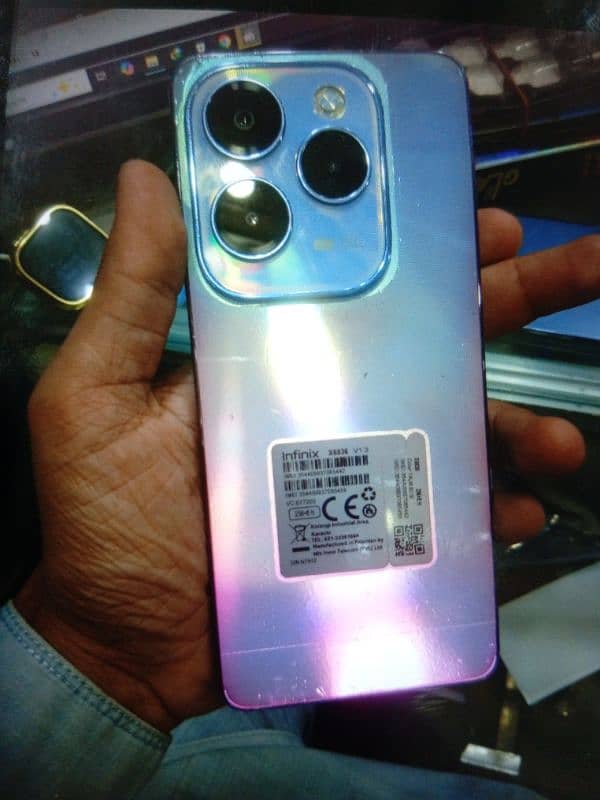 Infinix hot 40 8/256 good condition with box and accessories 3