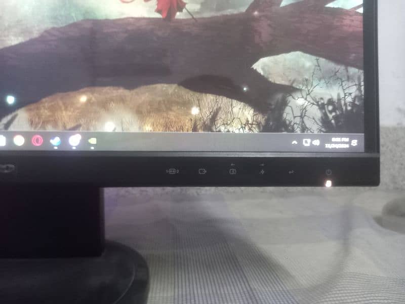 Gaming monitor 4