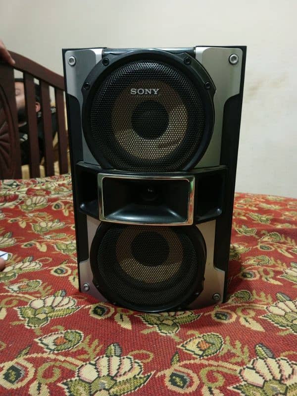 Sony  speaker 1