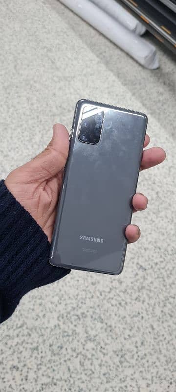 Samsung S20 plus5G 12/128 patch doted minor sa break hai feel nhi hota 0