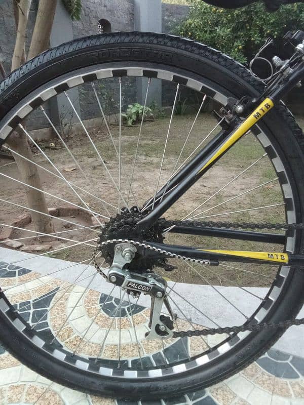 Gears wali cycle Aluminium wheel. 2 month used03008074332 4