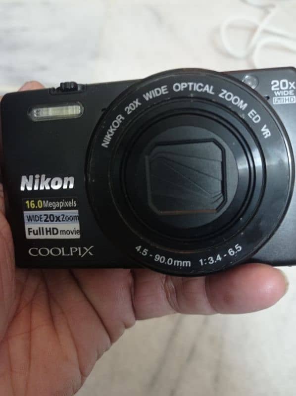 Nikon Coolpix S 7000 4