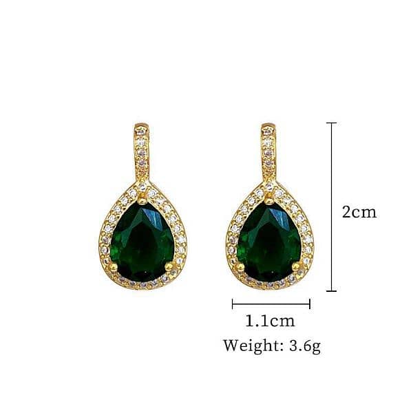 Stunning green gemstone teardrop pendant set 1