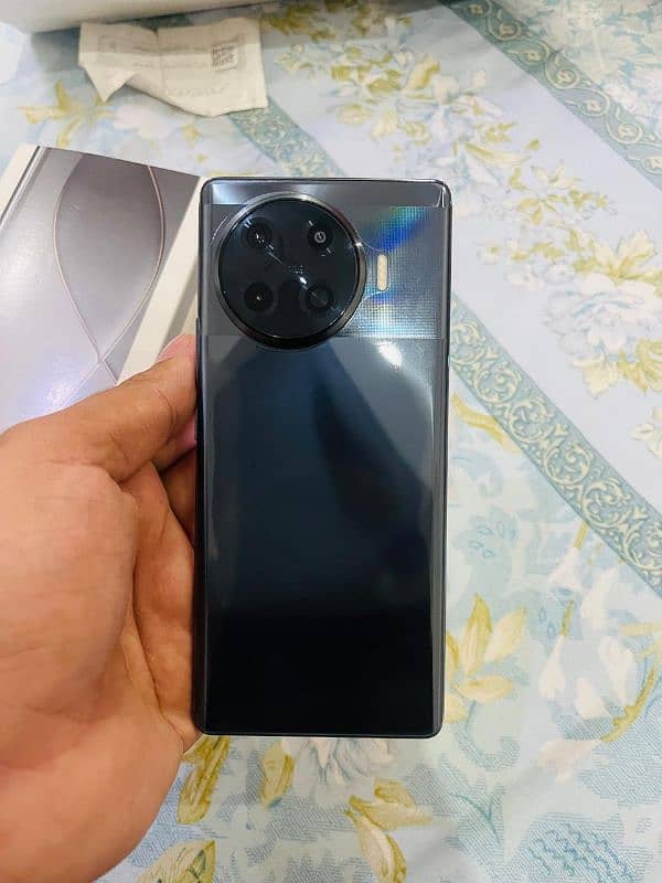 Tecno spark 20 pro max plus 7