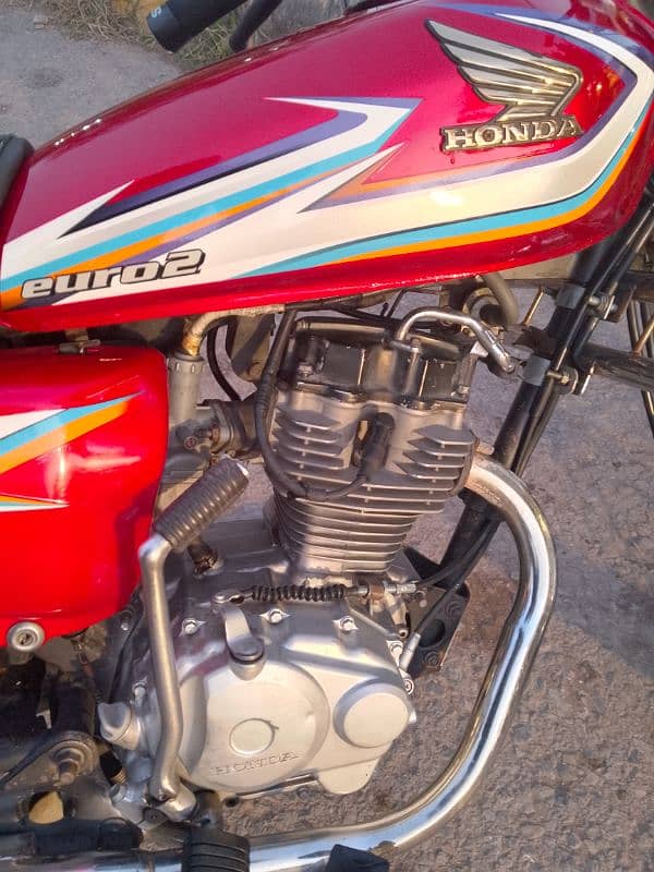 I want to sale my HONDA CH125 with genuine condition 10/10 5