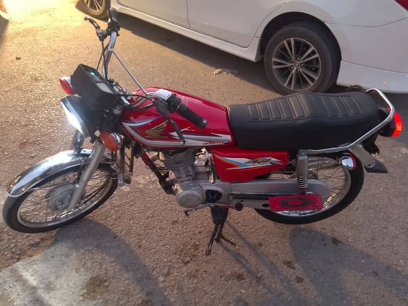 I want to sale my HONDA CH125 with genuine condition 10/10 9