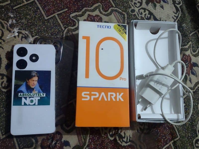 techno spark 10 pro dabba bhi hai white color 0