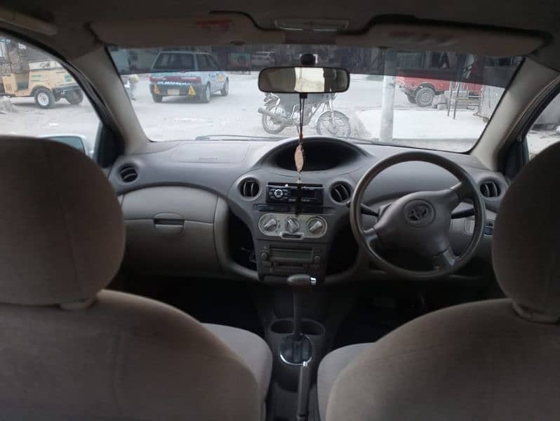 Toyota Platz 2002 4