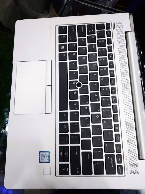 Hp elitebook 830 g5 Core i5 8th Generation 3