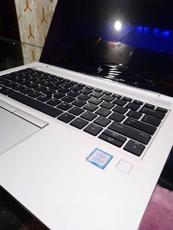 Hp elitebook 830 g5 Core i5 8th Generation 4