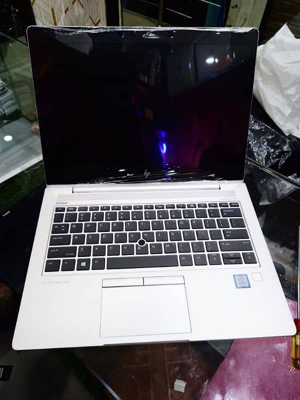 Hp elitebook 830 g5 Core i5 8th Generation 6