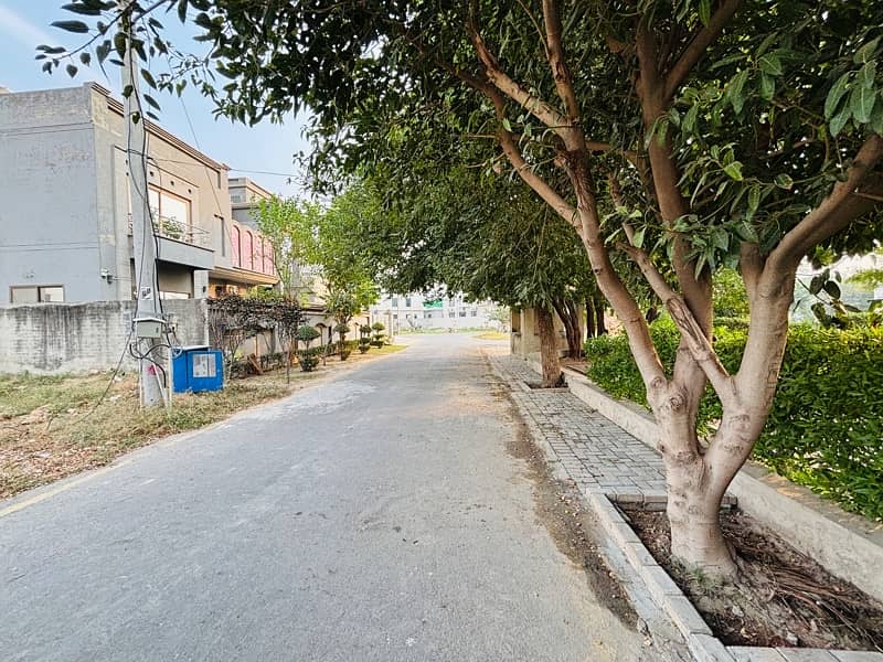 1 Kanal facing park A block plot for sale. 1