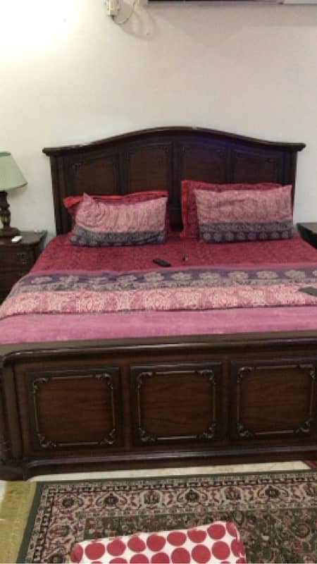 king size bed excellent condition 1