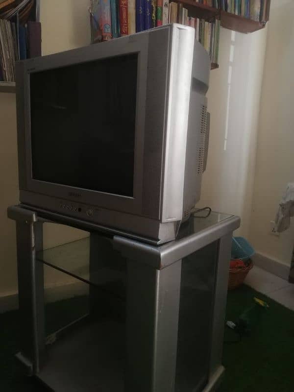 Original Samsung TV with TV Trolly 2