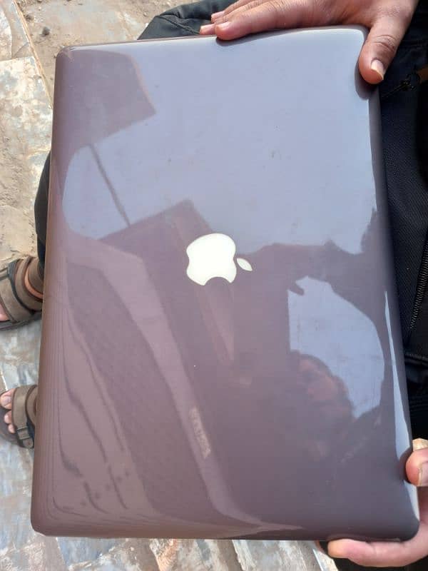 Macbook pro 2011 urgent sale 1