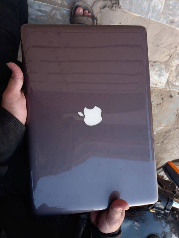 Macbook pro 2011 urgent sale 8