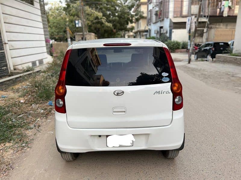 Daihatsu Mira 2013 1