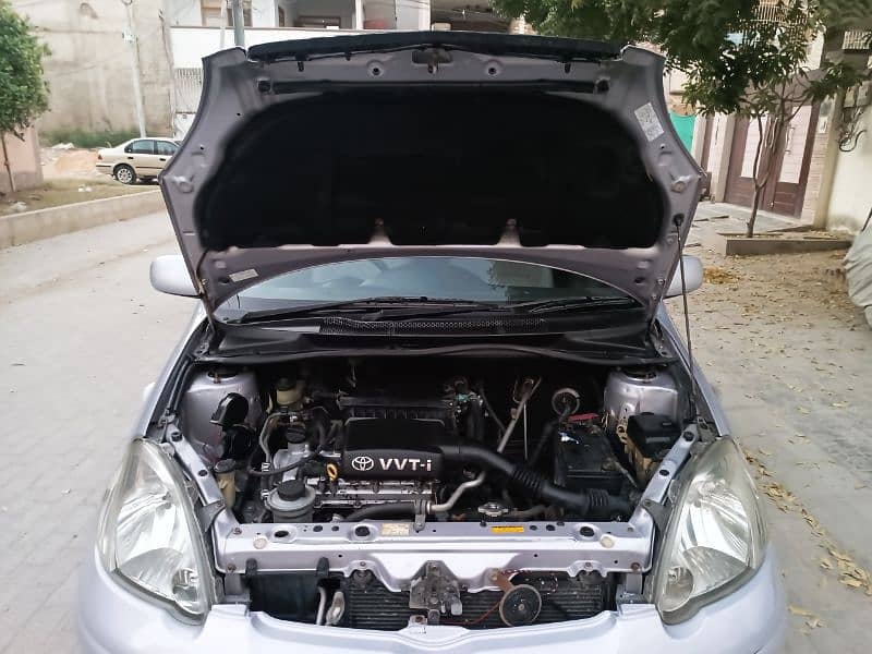 Toyota Vitz 2004 14