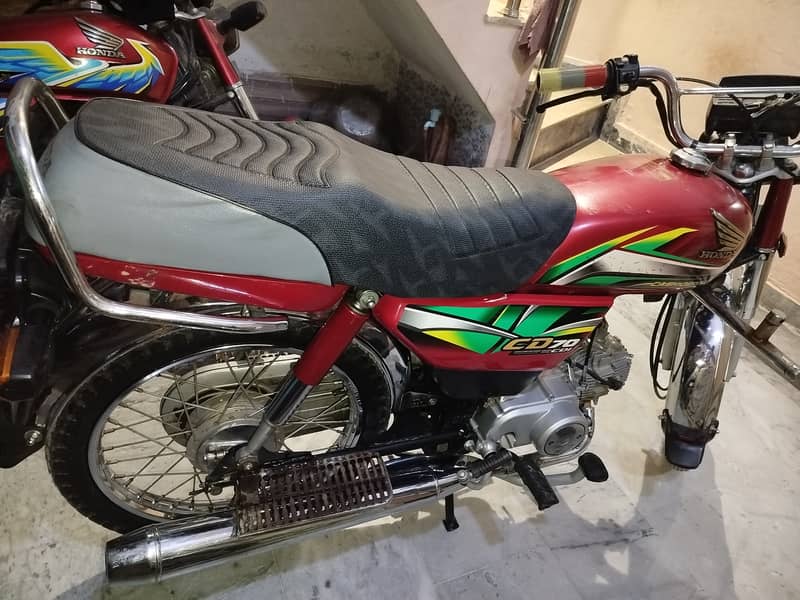 Honda CD 70 2022 3