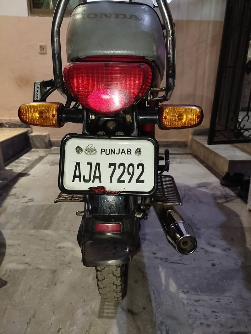 Honda CD 70 2022 6