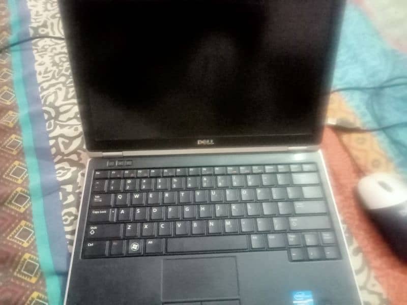 Dell ok condition core i7 and 2 generation 0