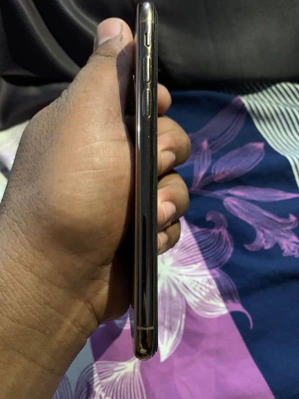 iphone xs pta aproved 4