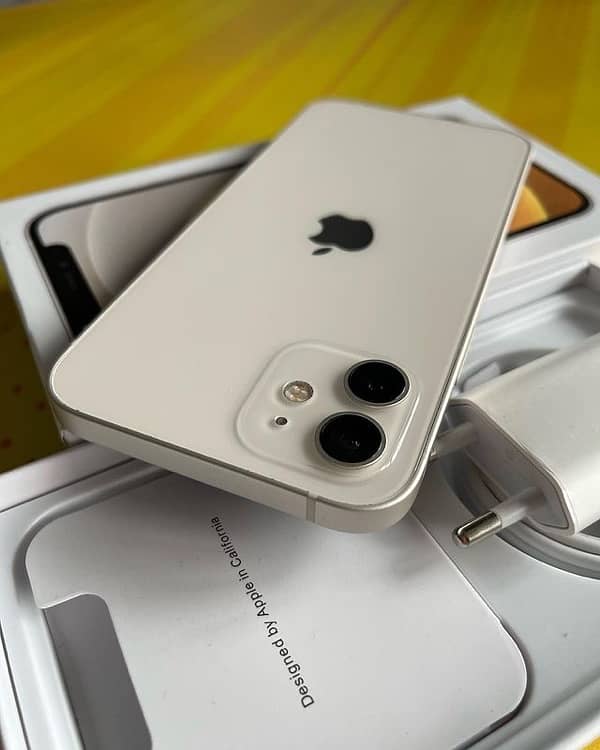 IPHONE 12 white 3