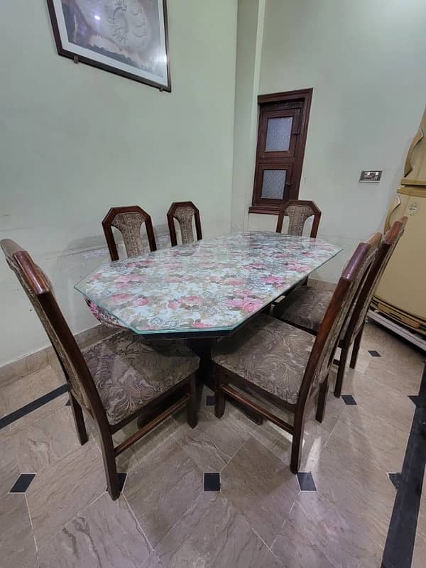 Dining Table with 6 Chairs 1