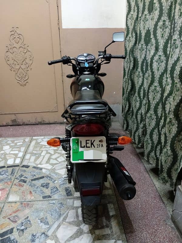 Suzuki GR 150 Model 2019 in mint condition (0/3/2/0/4/0/9/2/4/2/9) 3