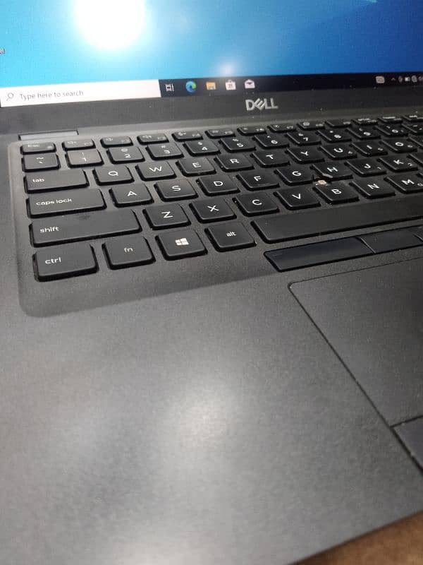 Dell latitude 5400 Core i5 8th Generation 1