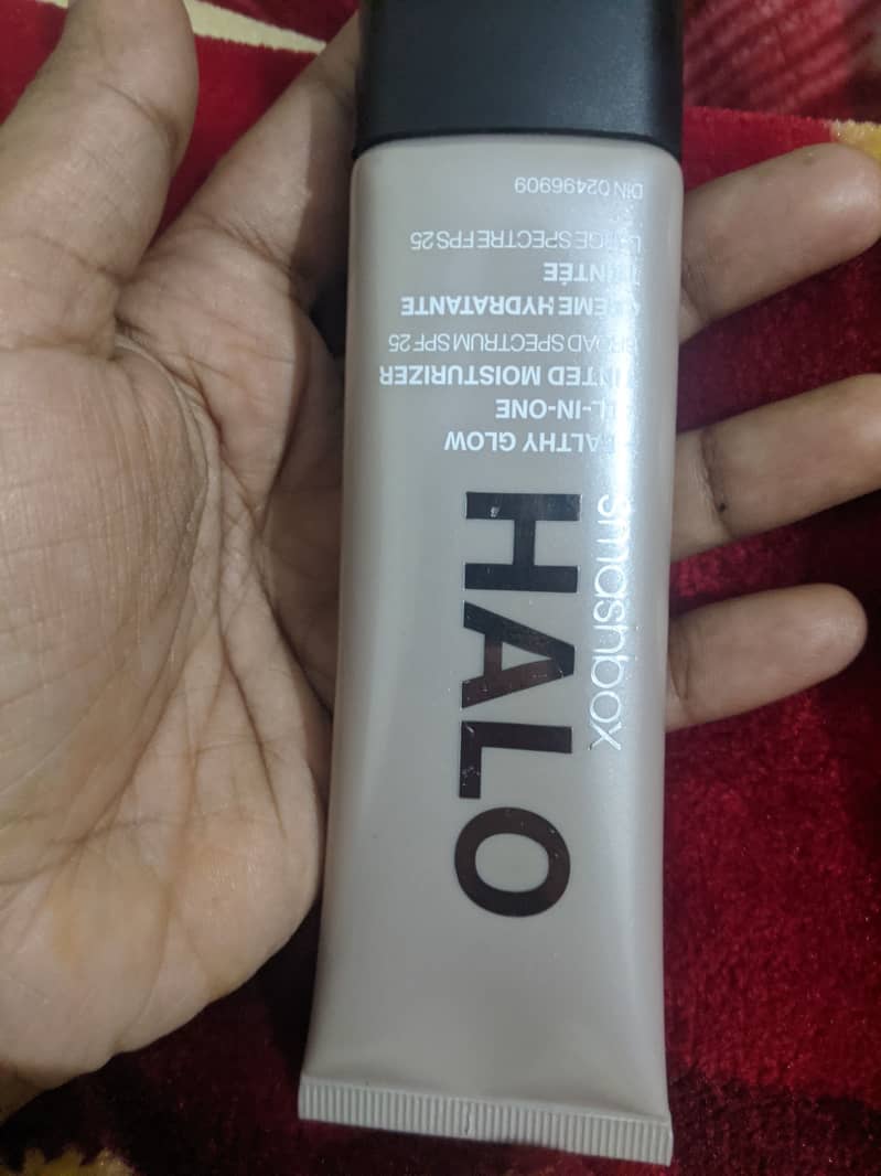 SMASHBOX HALO TINTED MOISTURIZER 4