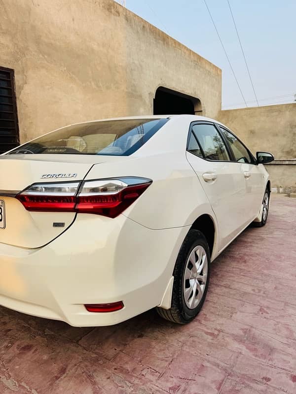 Toyota Corolla GLI Automatic 2019 3