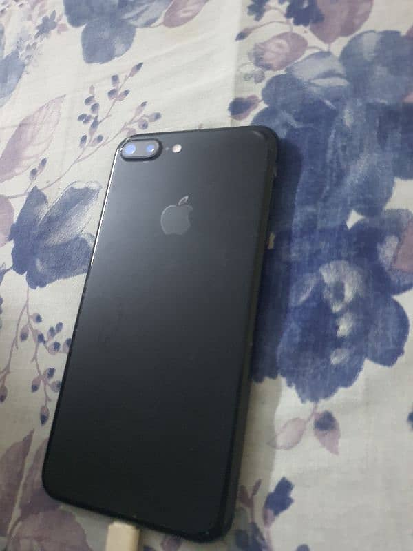 iphone 7 plus 128gb, excellent condition, scratchless mint condition 2