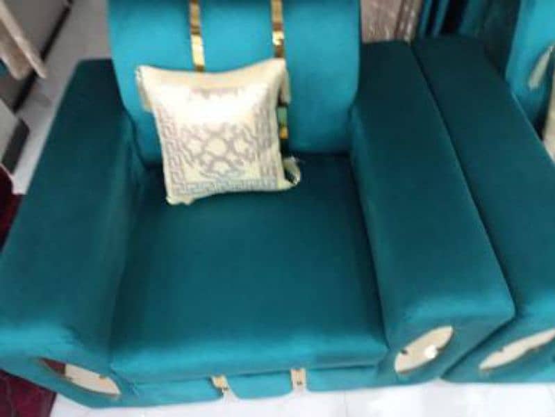 Sofay Six Seater with Table Urgent Sale delivery Available 4