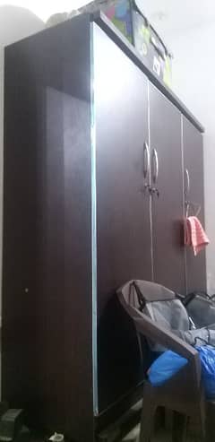 3 doors wardrobe