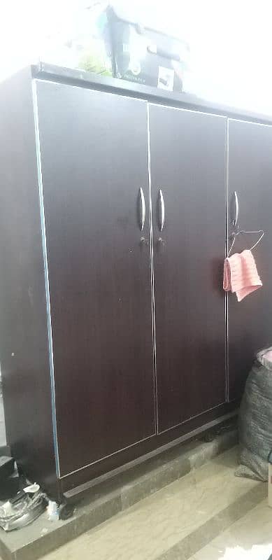 3 doors wardrobe 1