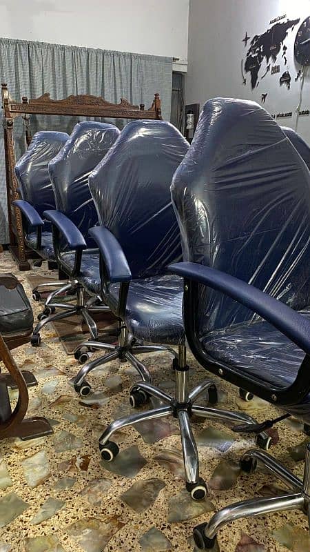 Executive Office Chairs | Quantity Available 2