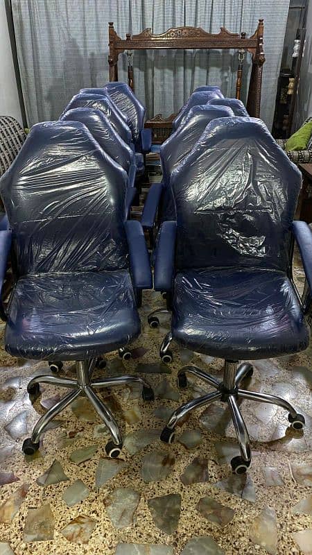 Executive Office Chairs | Quantity Available 8