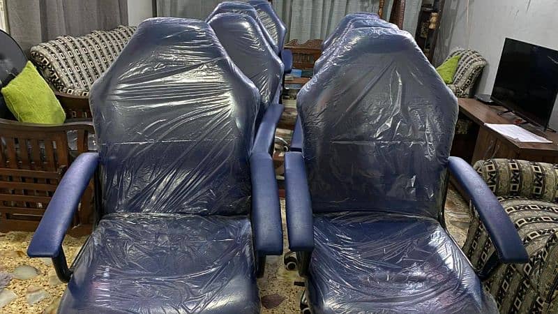 Executive Office Chairs | Quantity Available 11