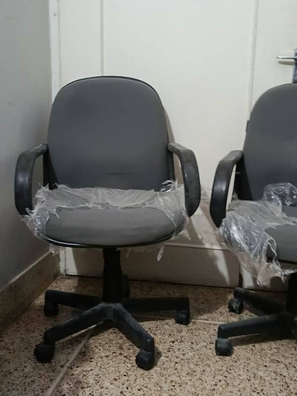 Executive Office Chairs | Quantity Available 16