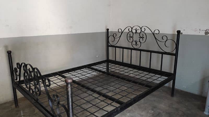 Big Size Pure Iron Bed 1