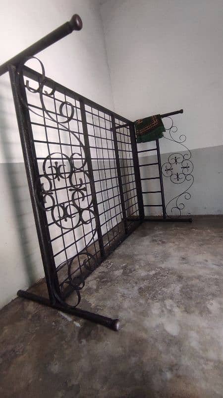 Big Size Pure Iron Bed 4