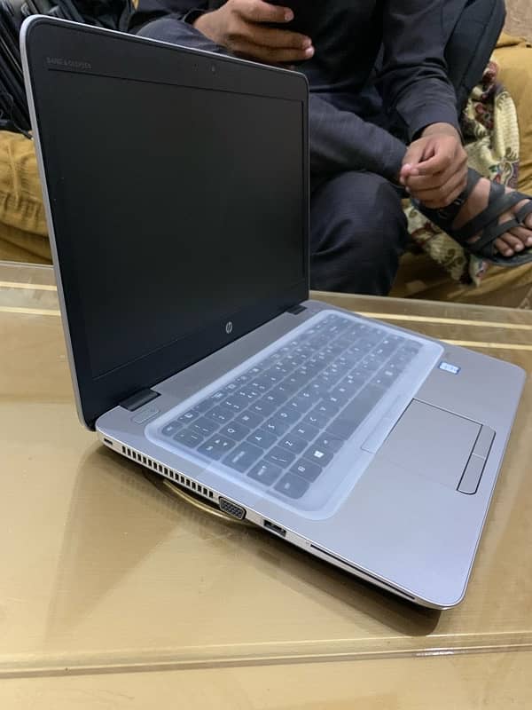 Hp Elitebook 840 i5 6th gen 8/256 Window 10 2