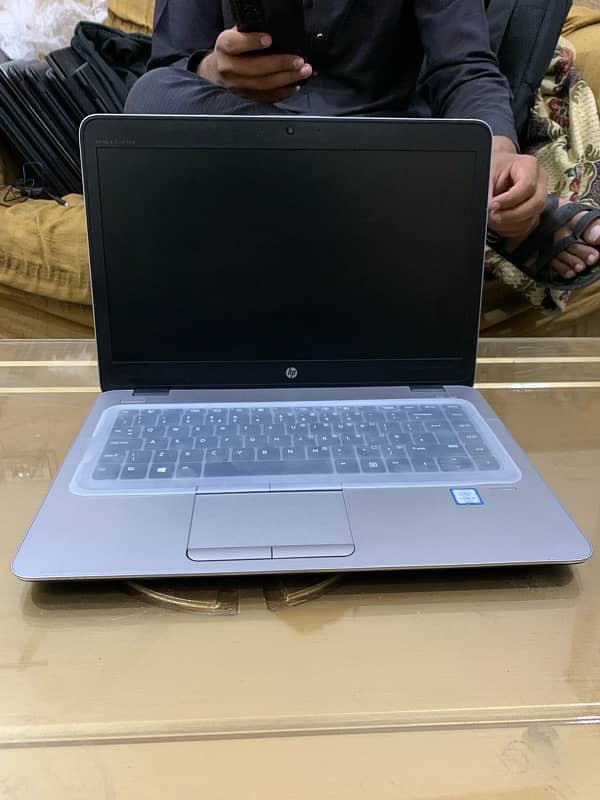 Hp Elitebook 840 i5 6th gen 8/256 Window 10 3