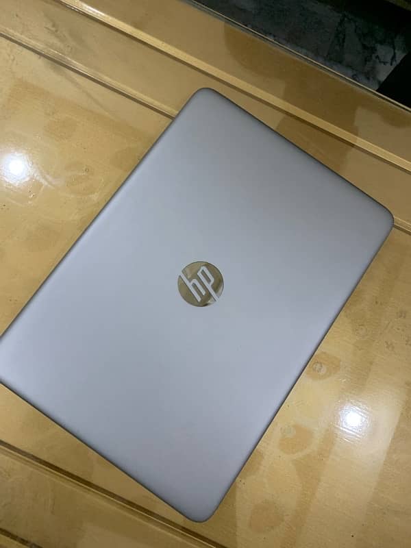 Hp Elitebook 840 i5 6th gen 8/256 Window 10 5