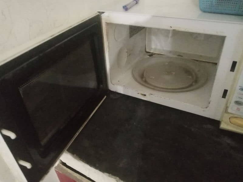 Dawlance Microwave oven 1