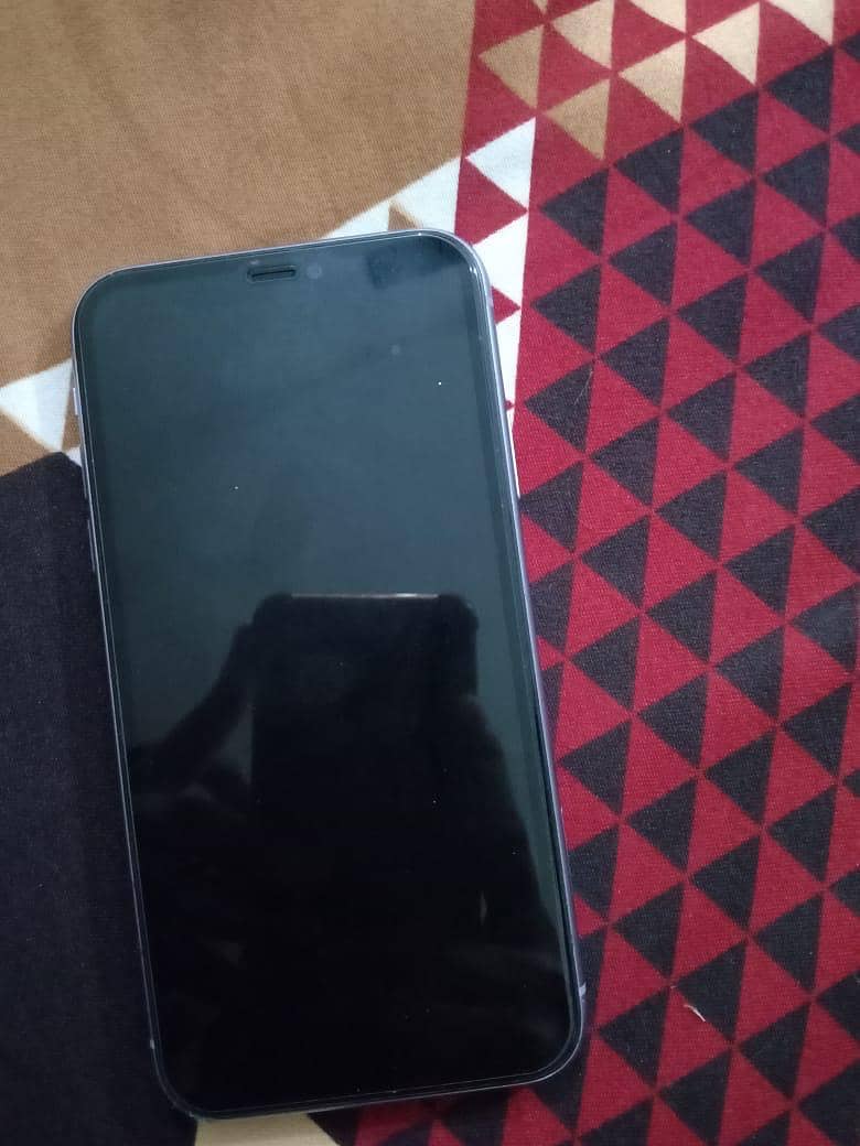 IPhone 11 64 GB Non PTA for sale 1