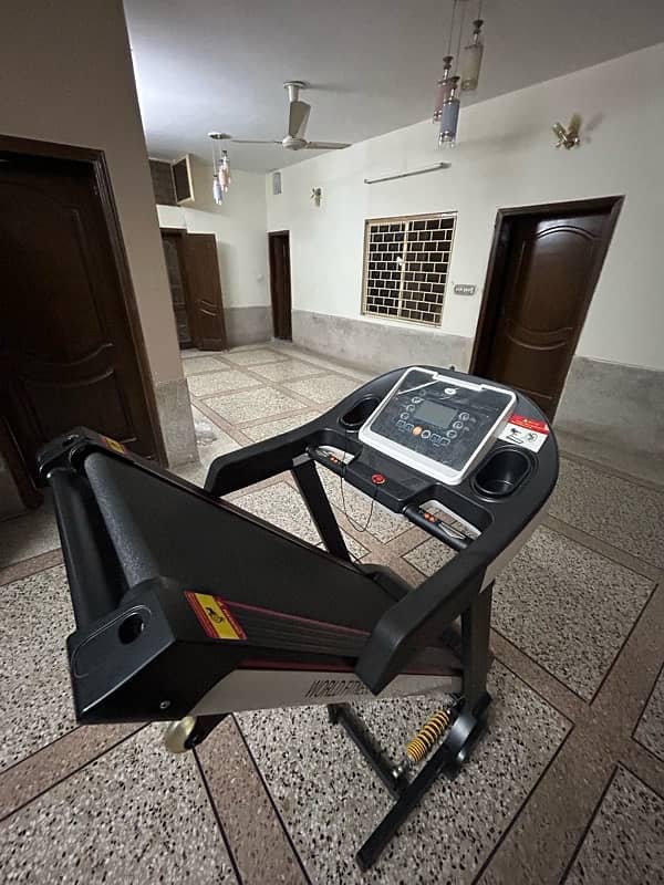 World fitness treadmill TM3000 with 3hp auto incline 2