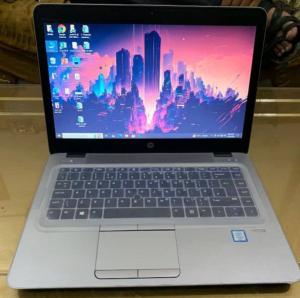 Hp intel core i5 6th gen 8/256 window 10 0